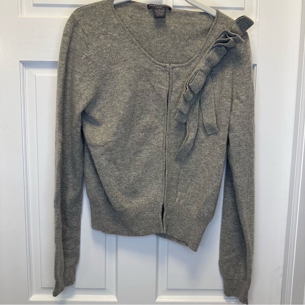 Chelsea & Theodore Large Gray Cashmere Cardigan‎ with Bow Accent